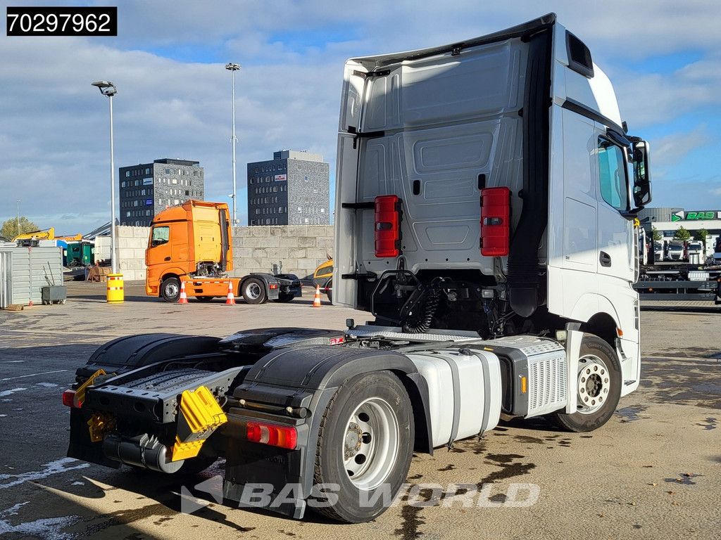 Mercedes Actros Actros 1851 4X2 GigaSpace ADR 2xTanks Xenon Euro 6