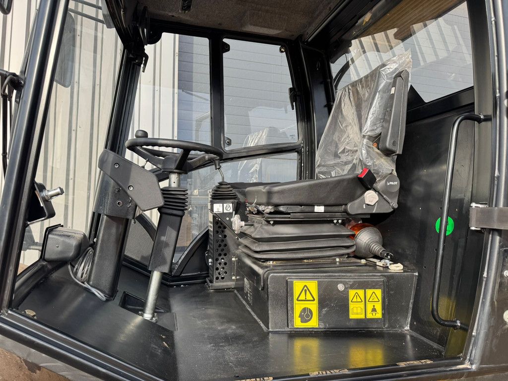 JCB VM166D