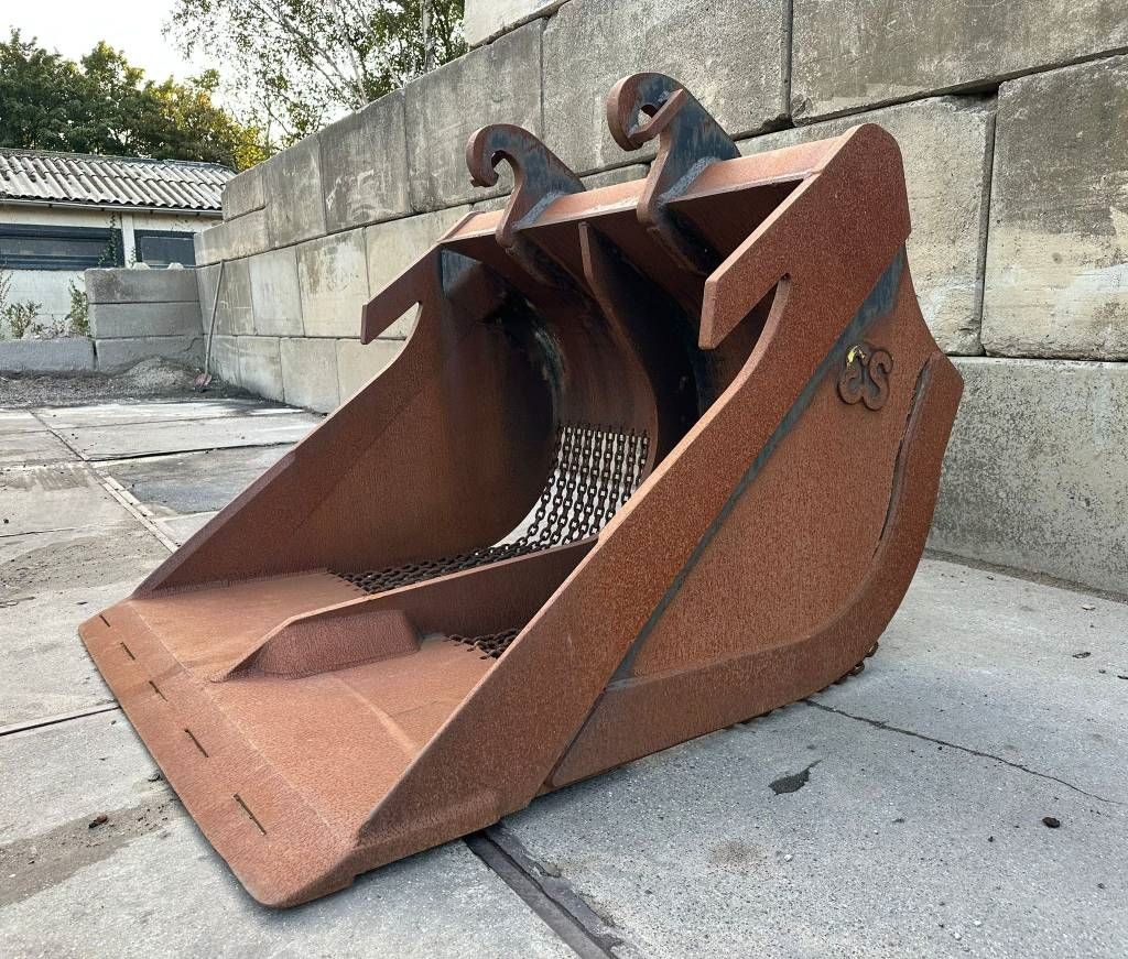 Eurosteel chainbucket 1700ltr 150cm wide kettingbak