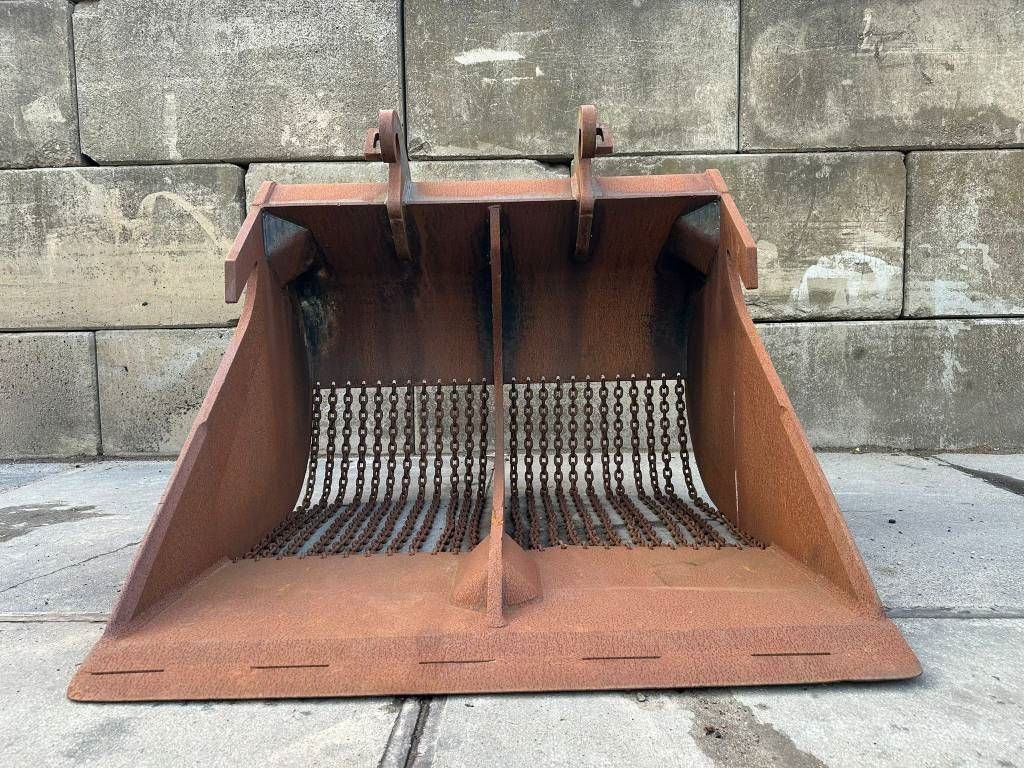 Eurosteel chainbucket 1700ltr 150cm wide kettingbak