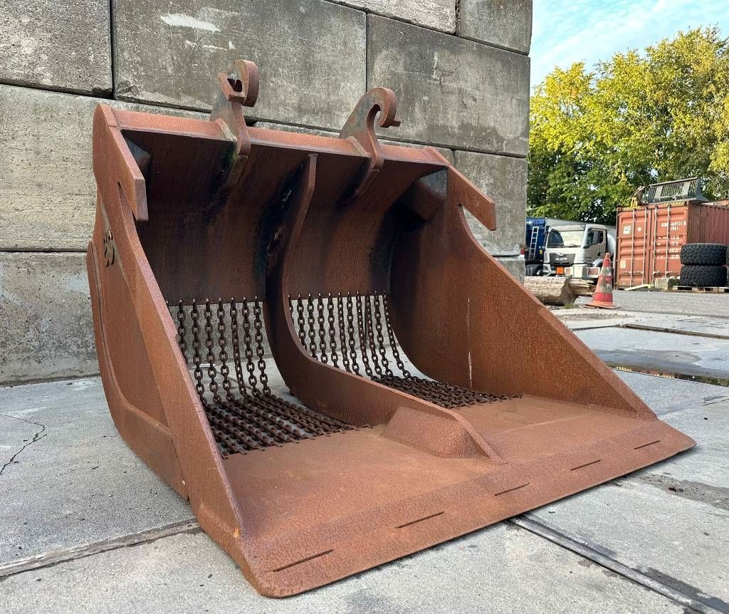 Eurosteel chainbucket 1700ltr 150cm wide kettingbak