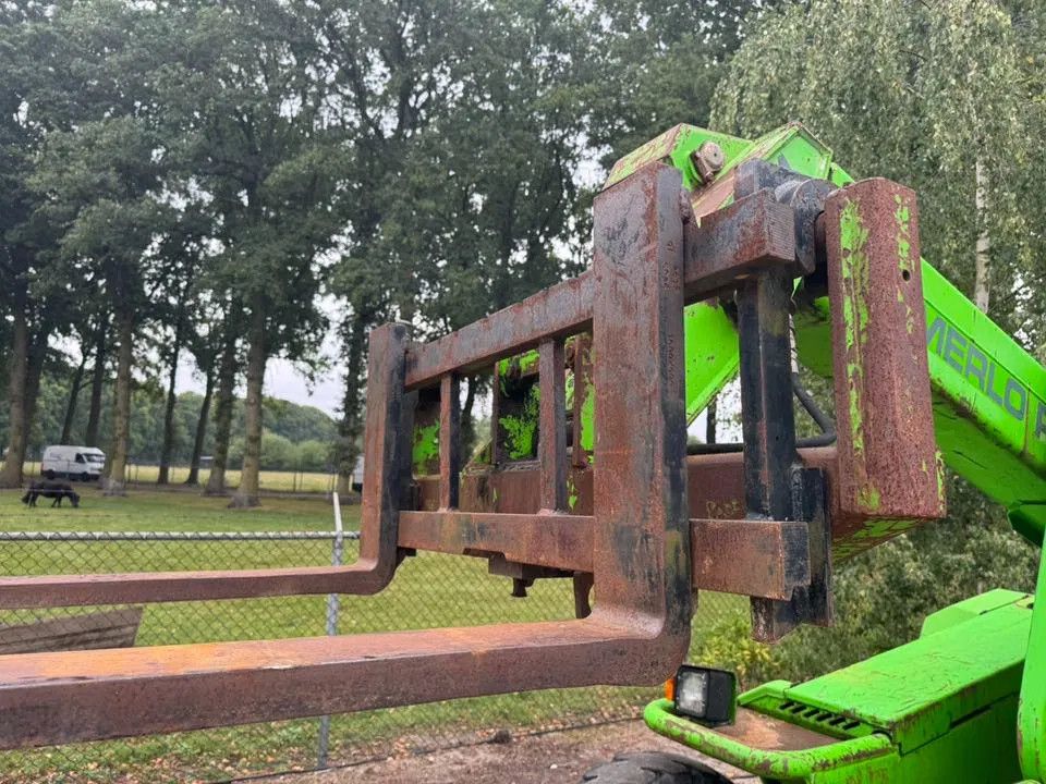 Merlo 27.7 verreiker shovel (MARGE) *GEEN BTW