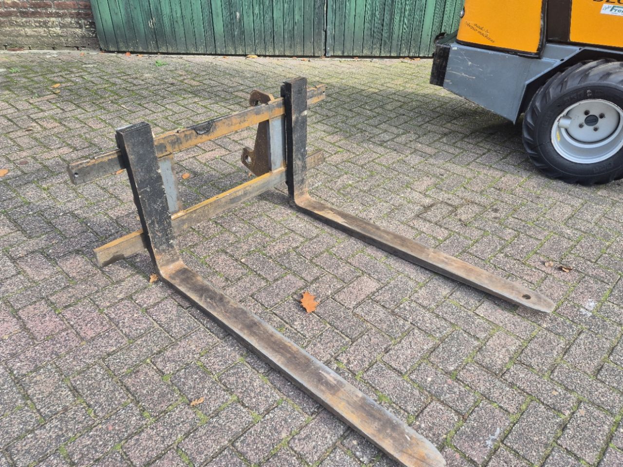 Giant 263 mini shovel