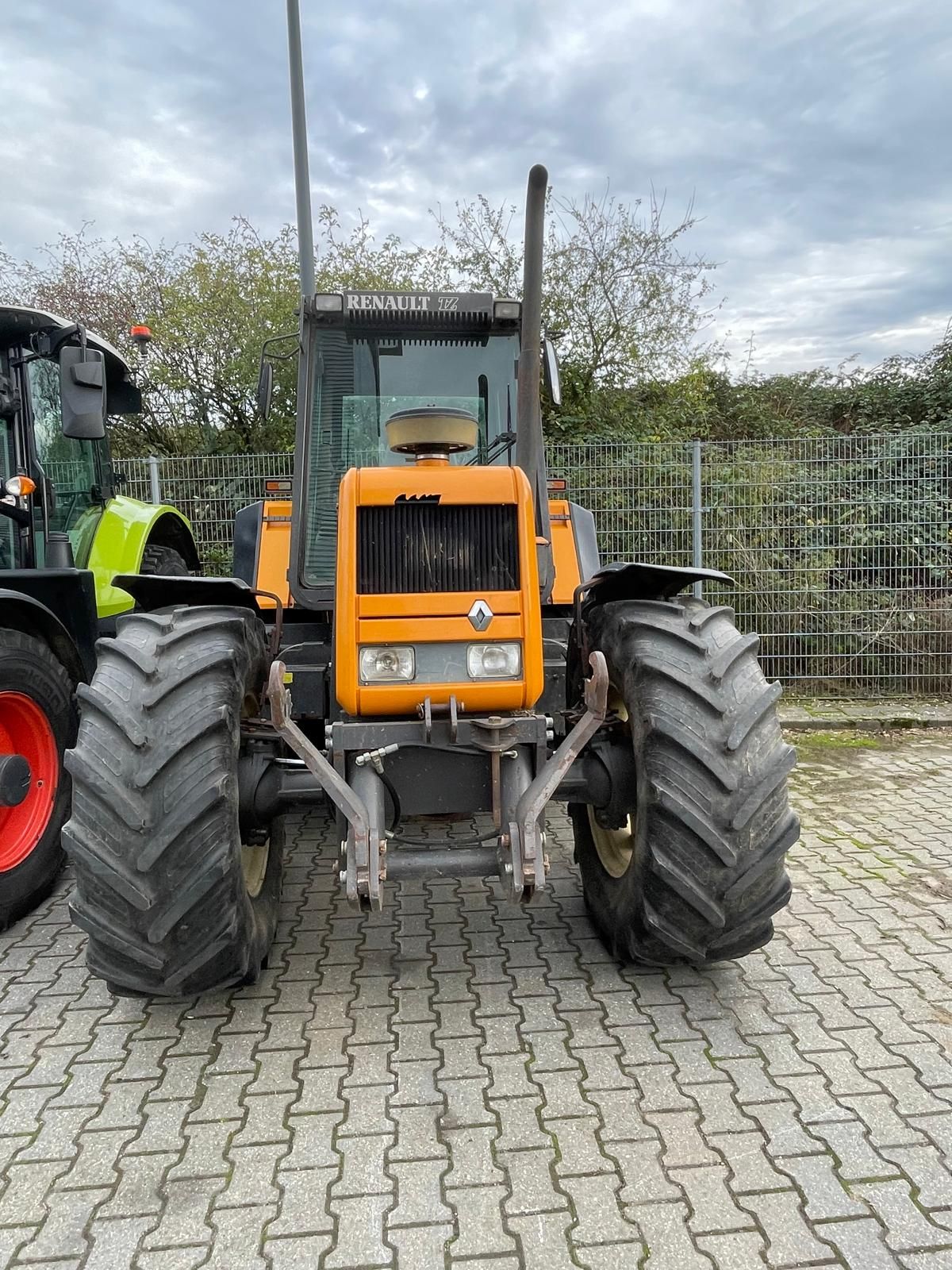 Renault TZ 110.54 tractor