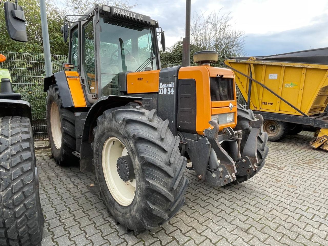 Renault TZ 110.54 tractor