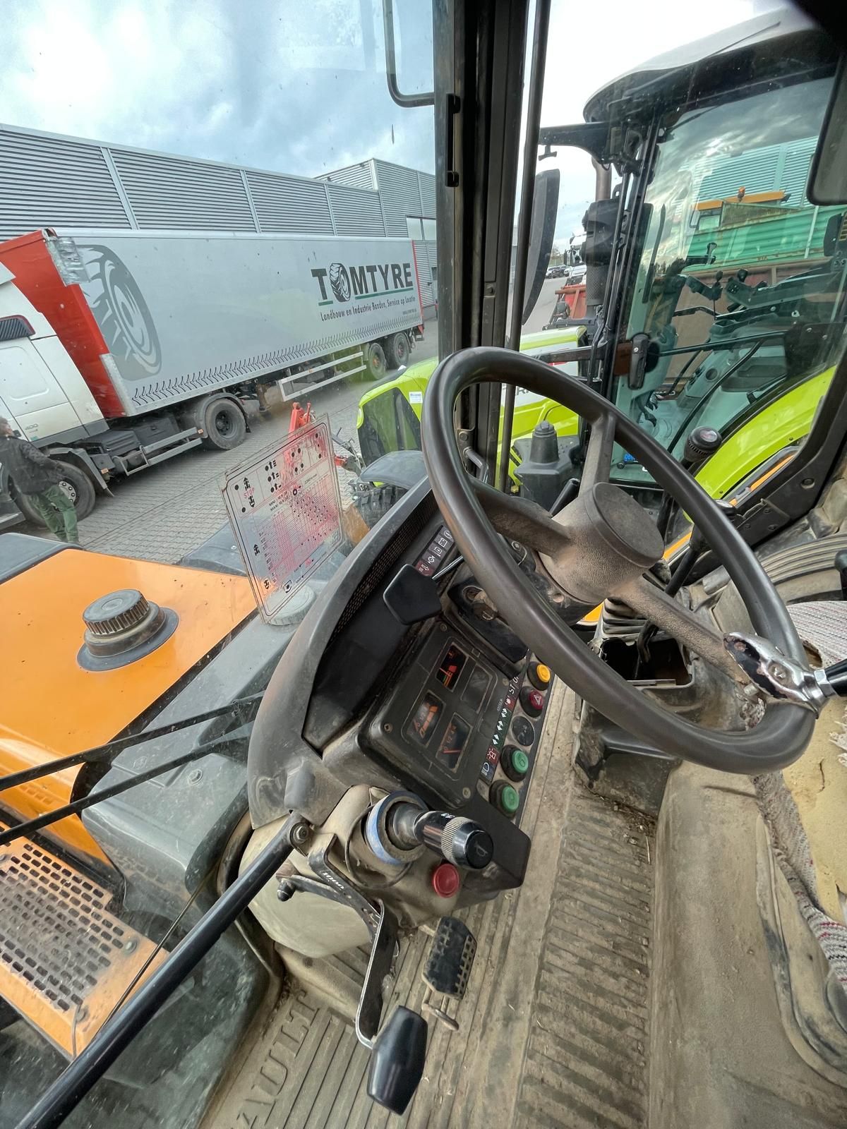 Renault TZ 110.54 tractor