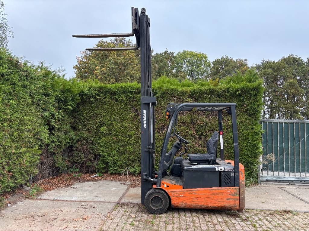 Doosan B18T-5 elektrische heftruck 1.8 ton dublo mast B18