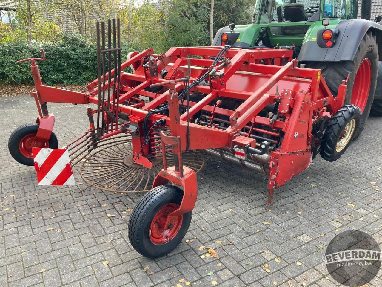 Gilles / Steenbergen bietenrooier + WKM bietenlader