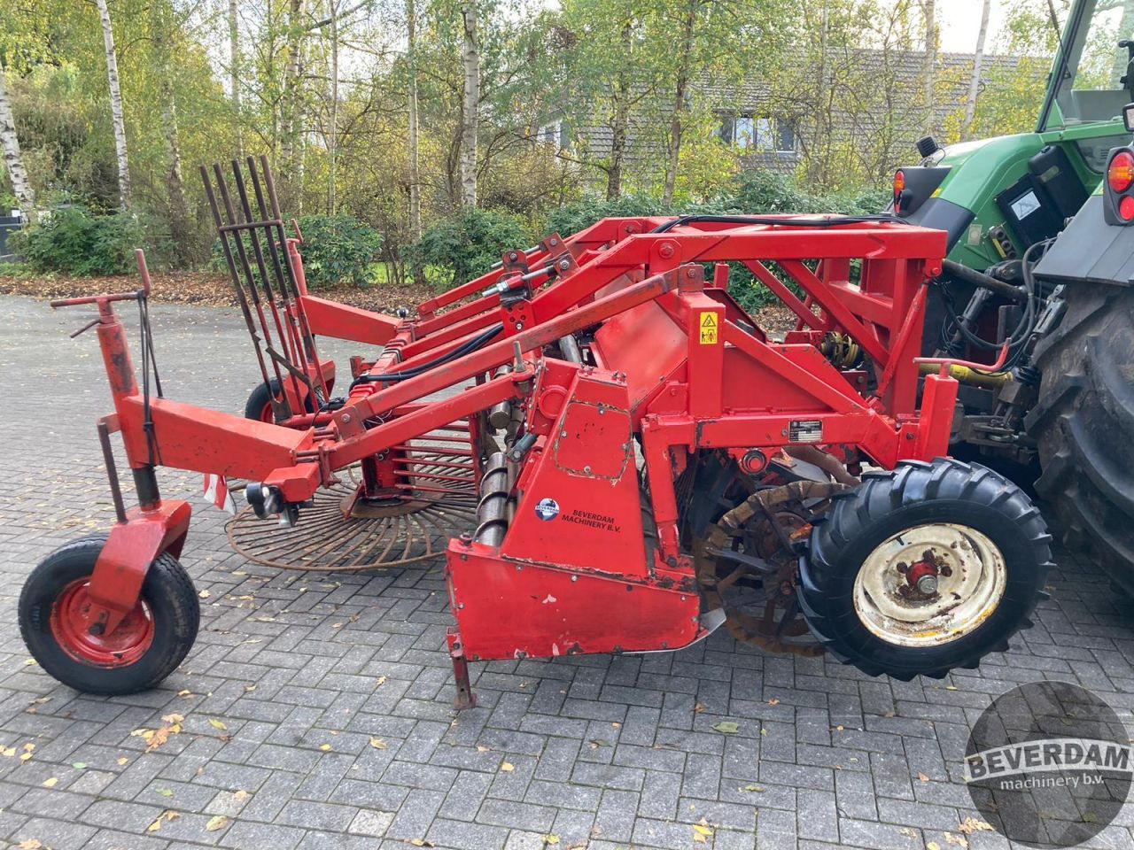 Gilles / Steenbergen bietenrooier + WKM bietenlader