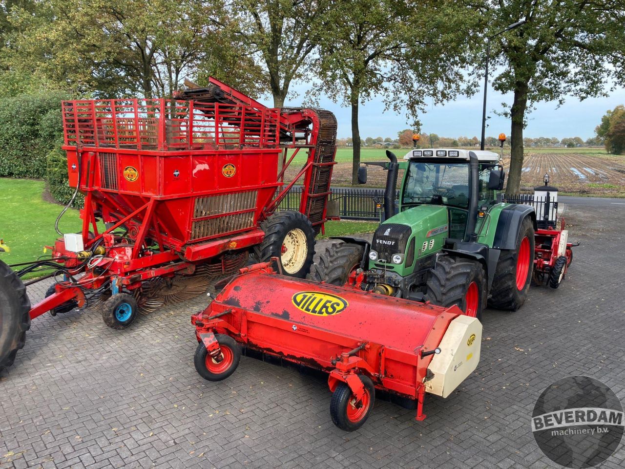 Gilles / Steenbergen bietenrooier + WKM bietenlader