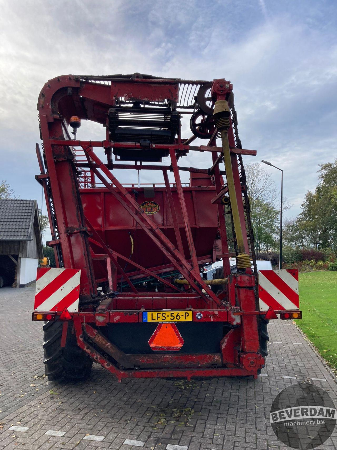 Gilles / Steenbergen bietenrooier + WKM bietenlader