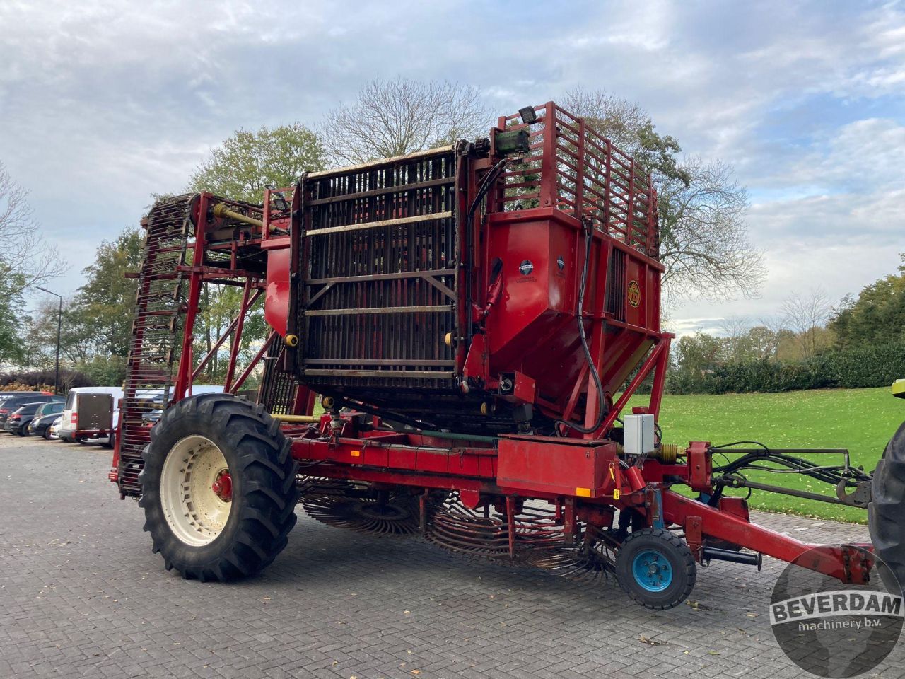 Gilles / Steenbergen bietenrooier + WKM bietenlader