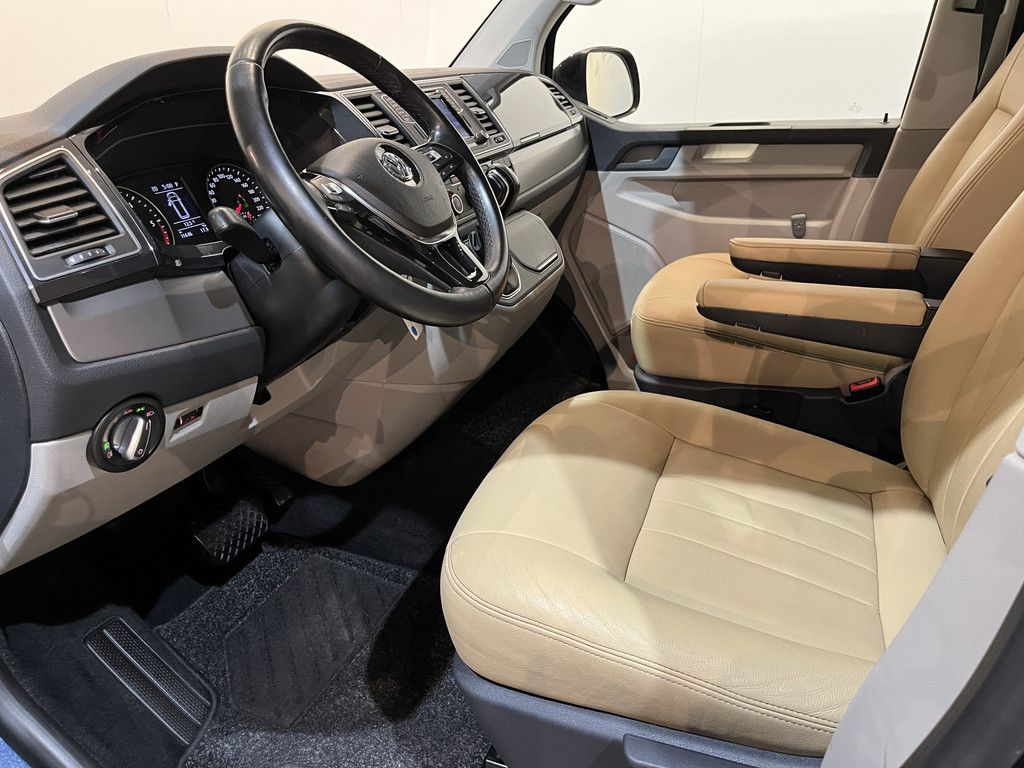 Volkswagen Transporter 2.0 TDI L2H1 DC Dubbel Cabine 204 PK Automaat / Schuifdeur L + R / Airco / Cruise Control / CarPlay / Trekhaak / Camera / Leder / Navigatie