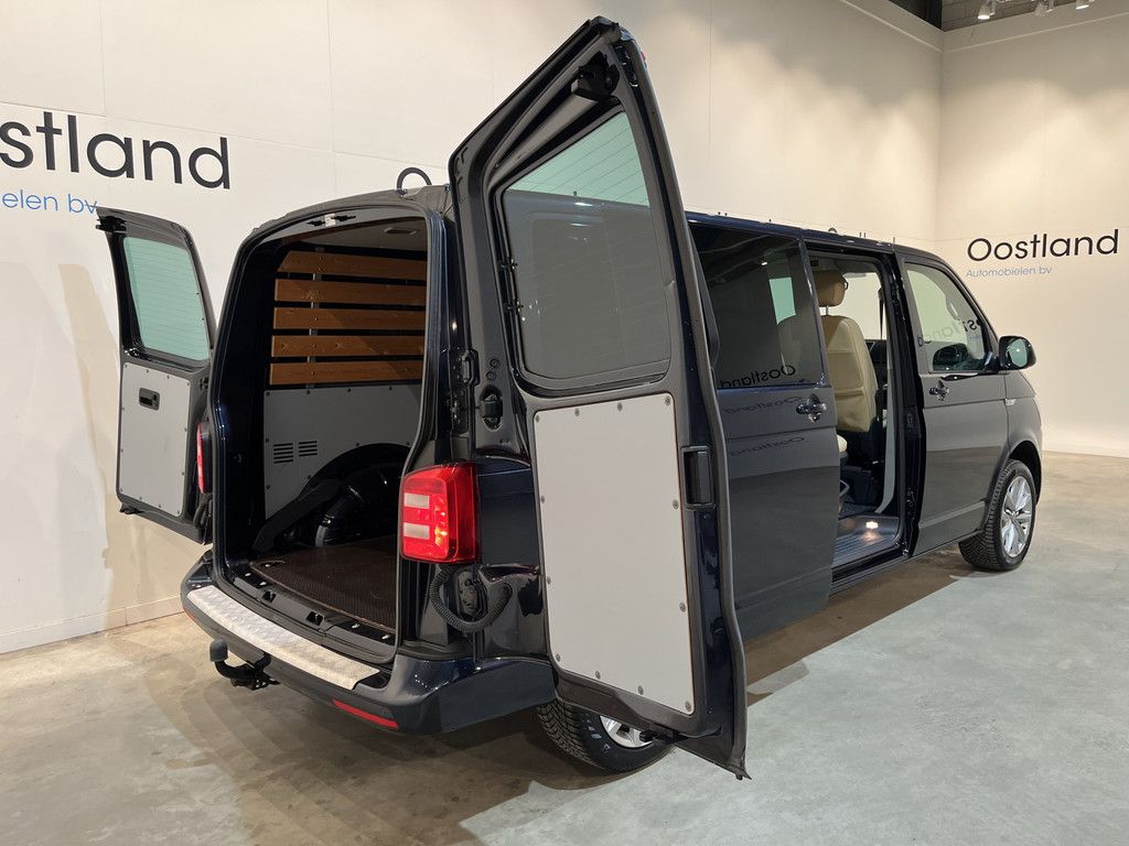Volkswagen Transporter 2.0 TDI L2H1 DC Dubbel Cabine 204 PK Automaat / Schuifdeur L + R / Airco / Cruise Control / CarPlay / Trekhaak / Camera / Leder / Navigatie