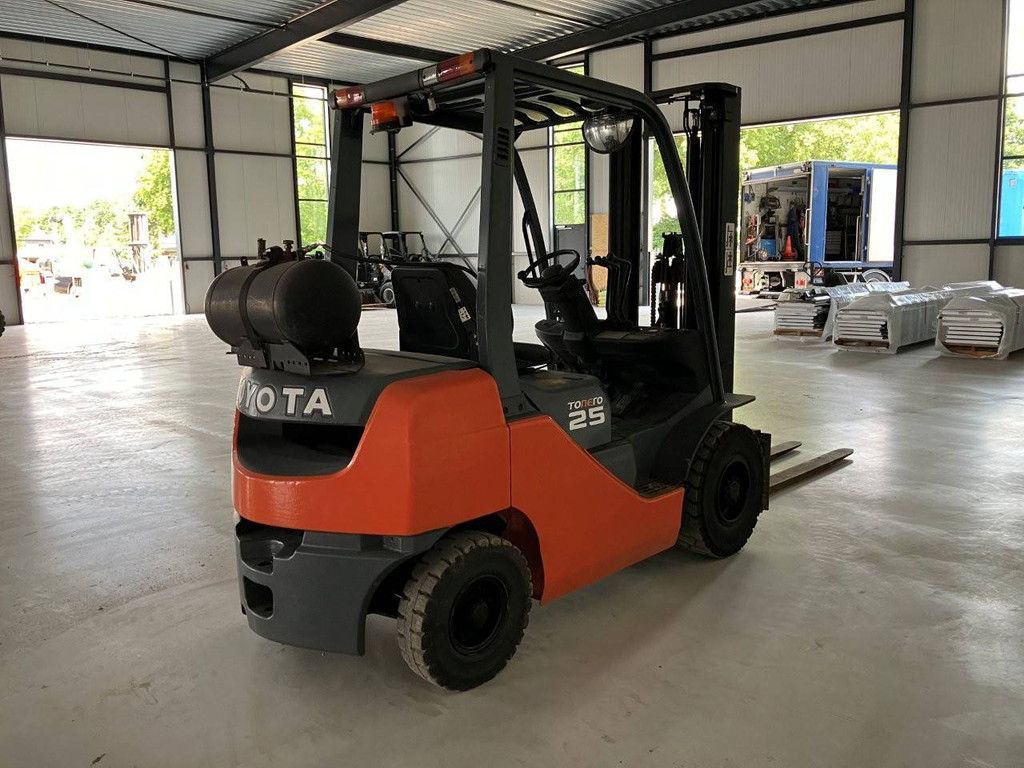 Gabelstapler Toyota 02-8FGF25 Treibgas 2500kg 4,7m 2017