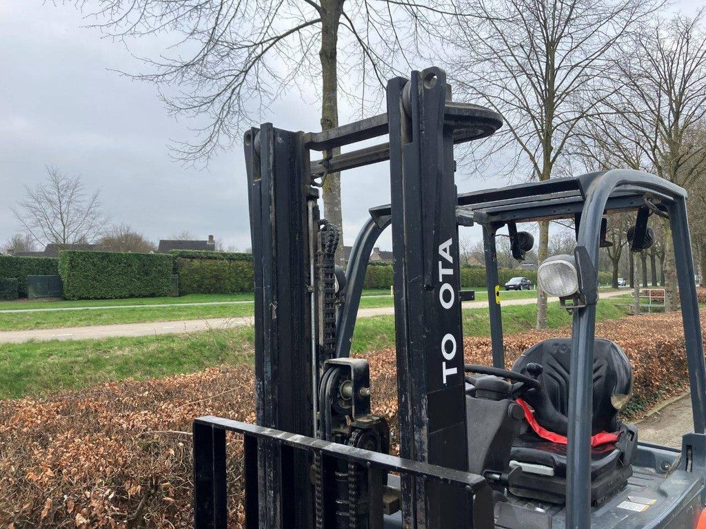 Toyota 8FBE20T Electric Forklift 2000kg