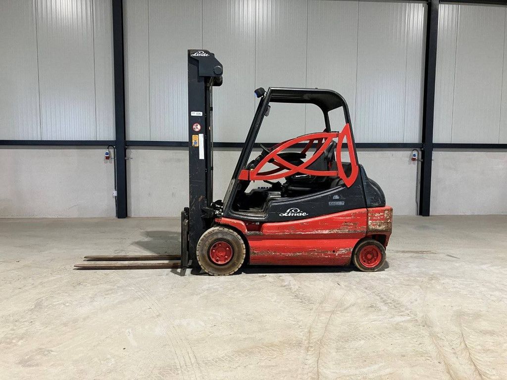 Forklift Linde E30-02 Electric 3000kg 5.5m 2005