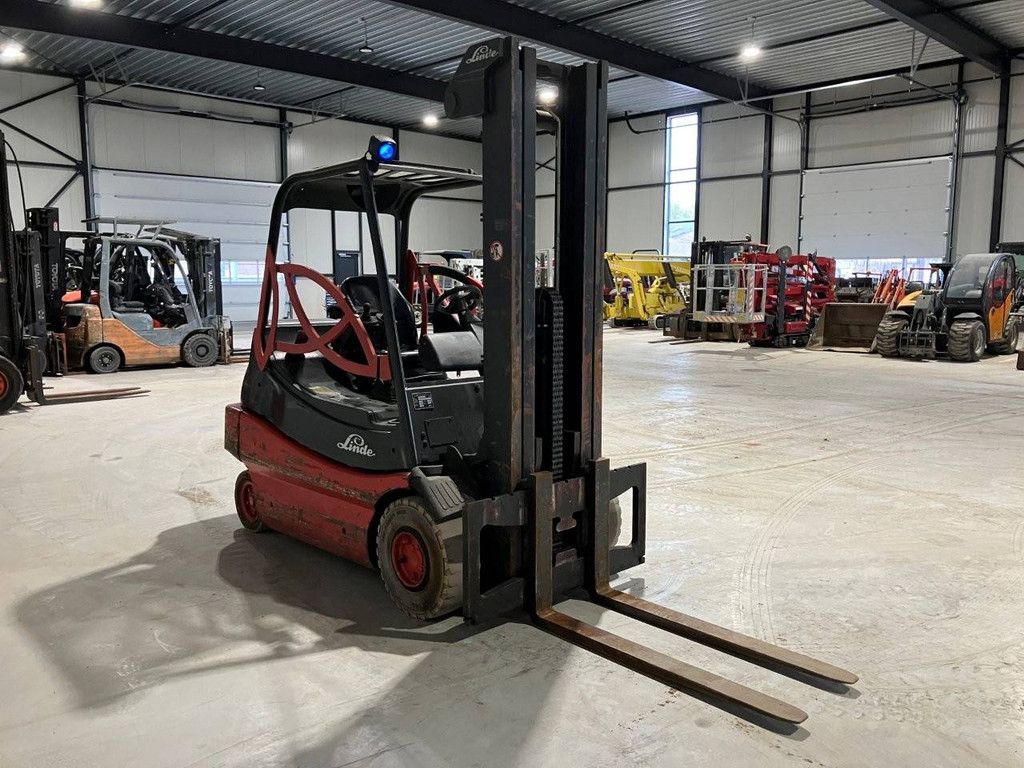 Forklift Linde E30-02 Electric 3000kg 5.5m 2005