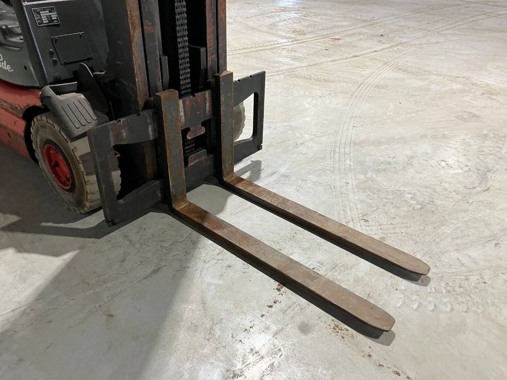 Forklift Linde E30-02 Electric 3000kg 5.5m 2005