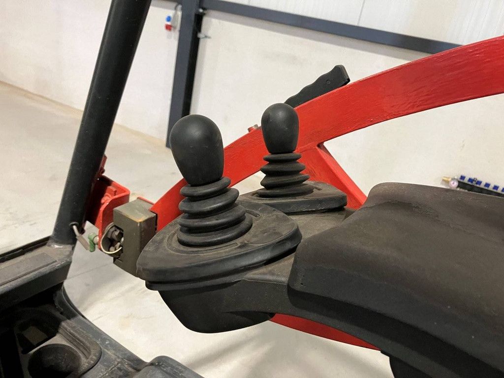 Forklift Linde E30-02 Electric 3000kg 5.5m 2005