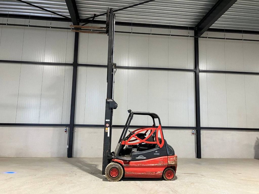 Forklift Linde E30-02 Electric 3000kg 5.5m 2005