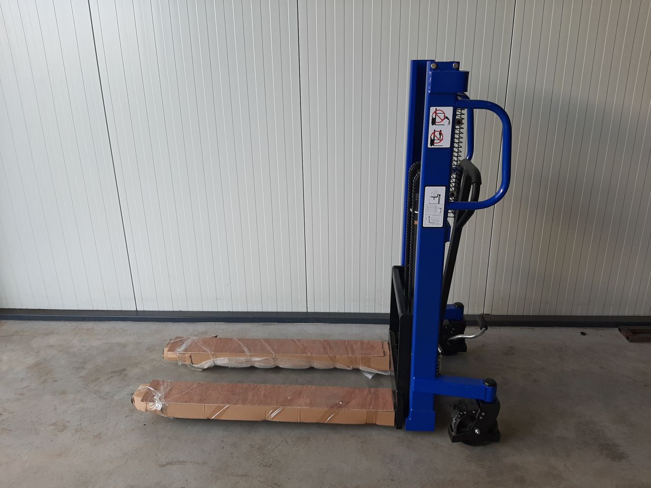 Handmatige stapelaar 1000 mm 1000 kg nieuw