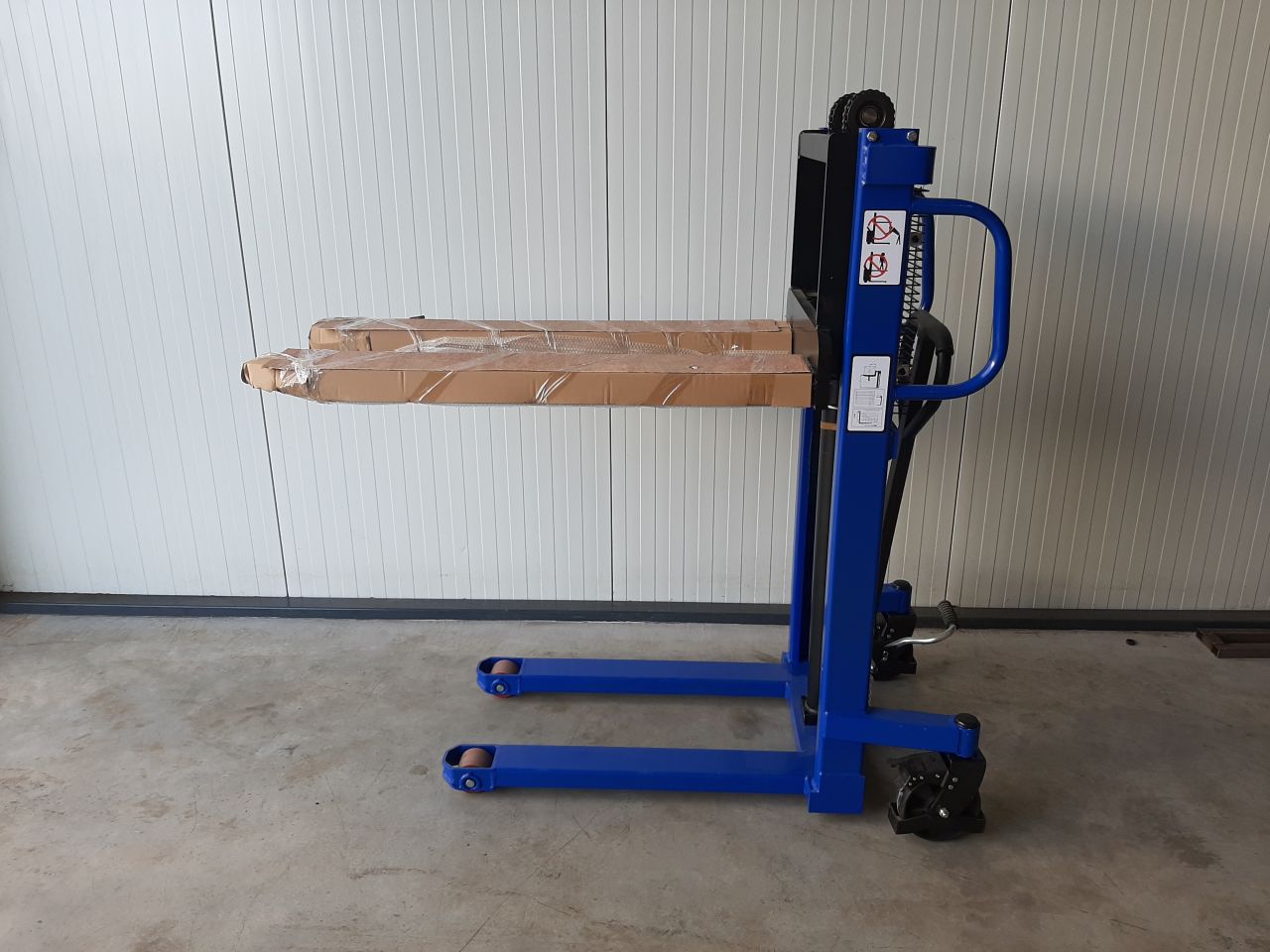 Handmatige stapelaar 1000 mm 1000 kg nieuw