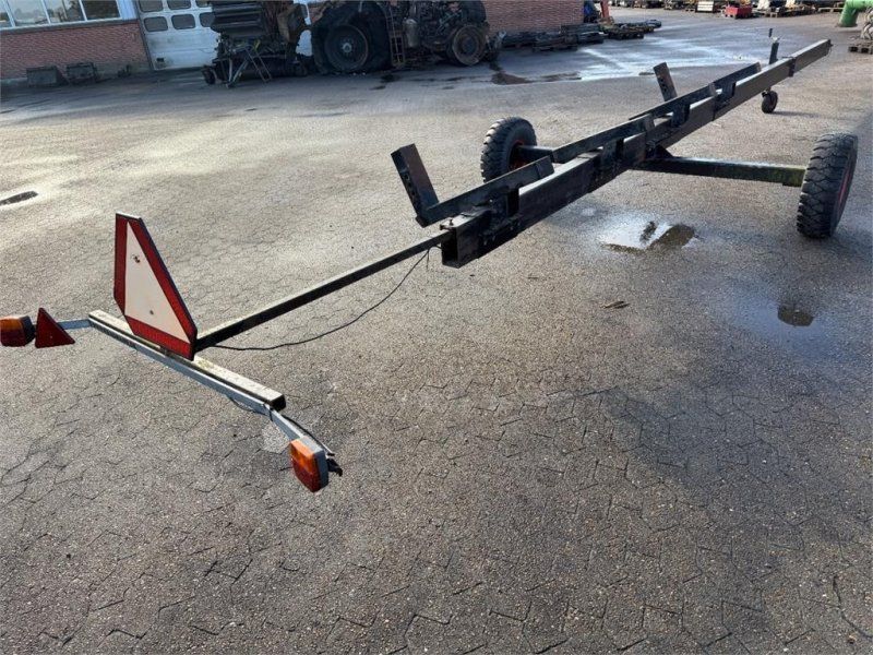 New Holland Skærebordsvogn