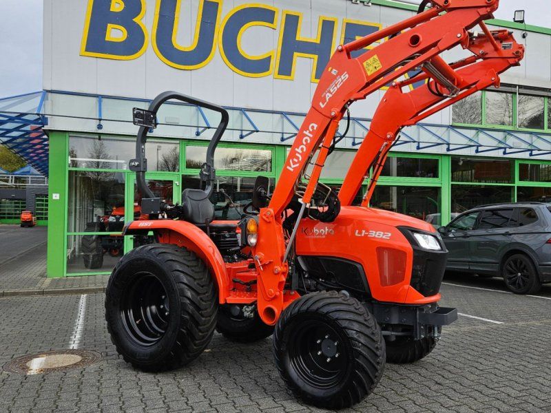 Kubota L1-382 HST