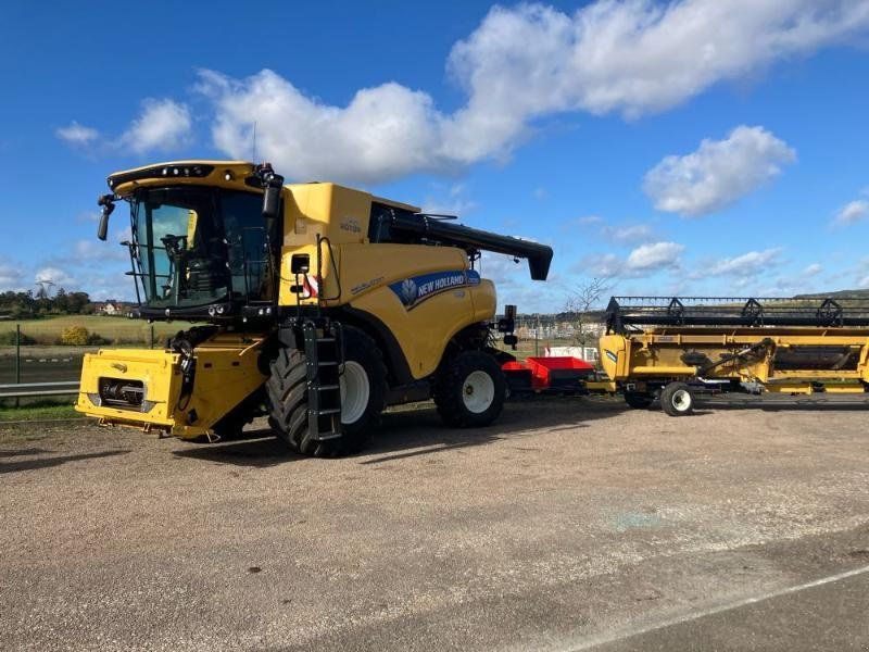 New Holland CR 7.90