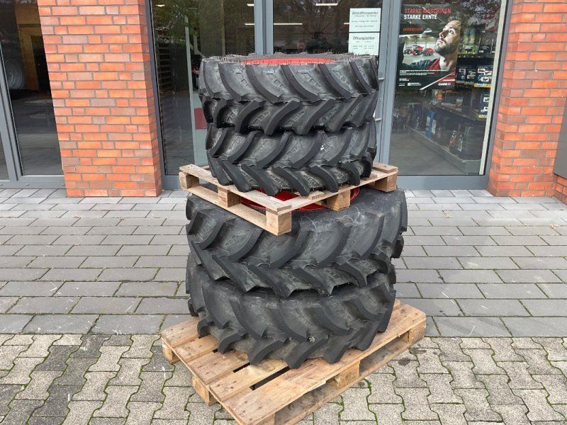 Kioti 360/70R24 + 280/70R16