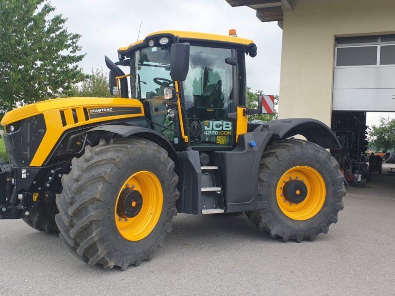 JCB FASTRAC 4220 ICON