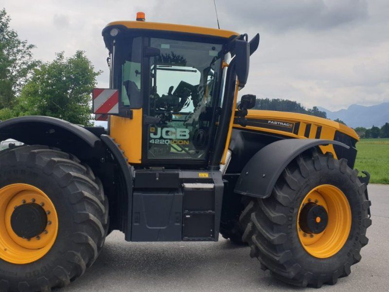 JCB FASTRAC 4220 ICON