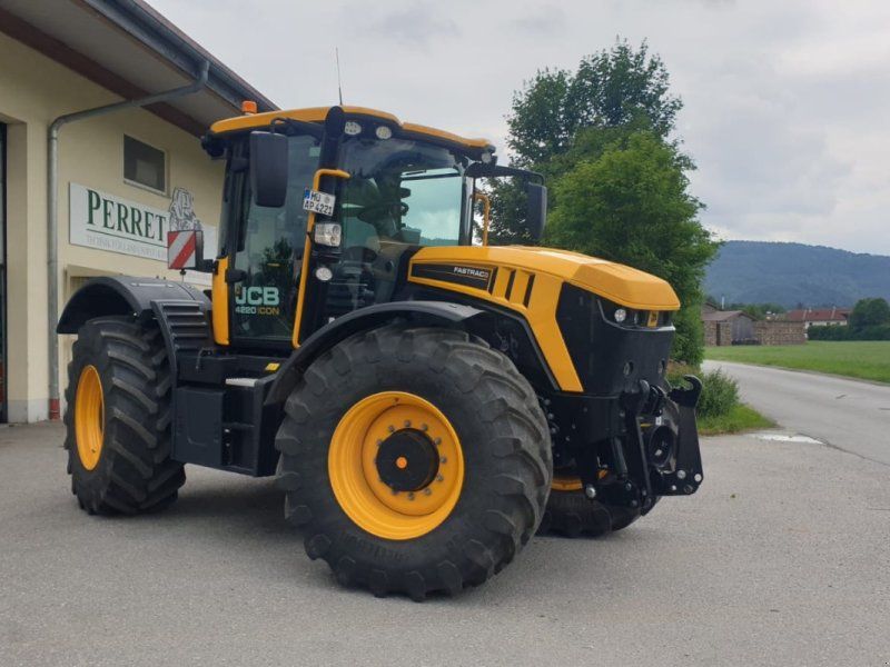JCB FASTRAC 4220 ICON