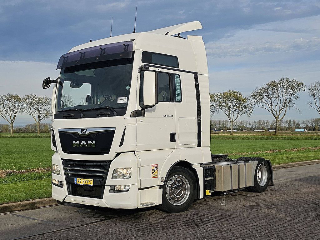 M.A.N. 18.460 TGX xxl mega ret. 1210l