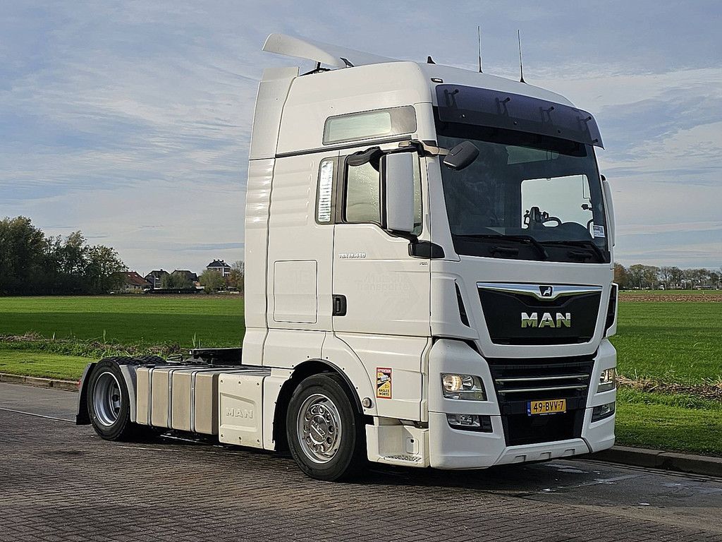 M.A.N. 18.460 TGX xxl mega ret. 1210l