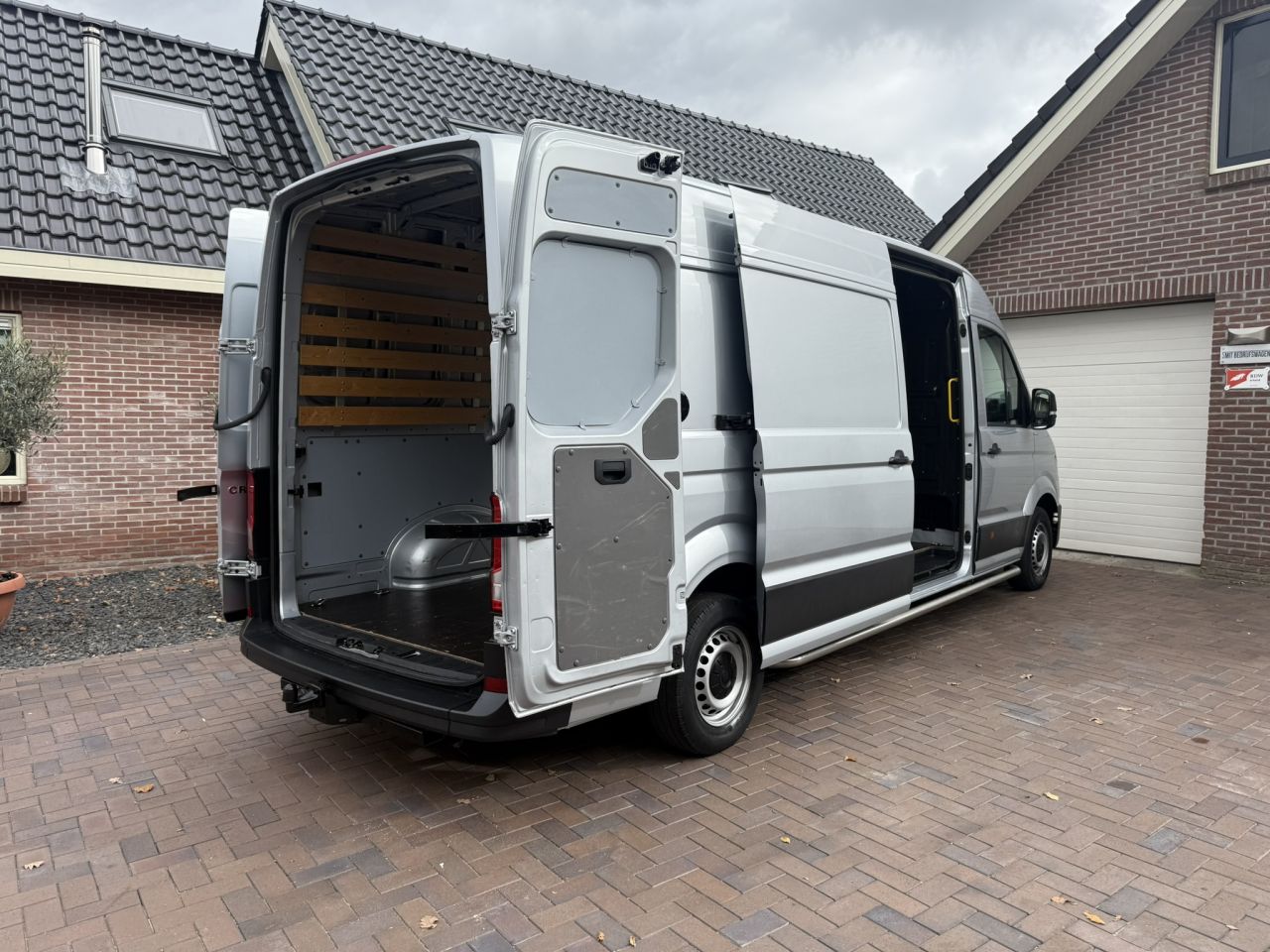 Zeer nette Volkswagen crafter maxi L4 H3 trekhaak 3000kg.