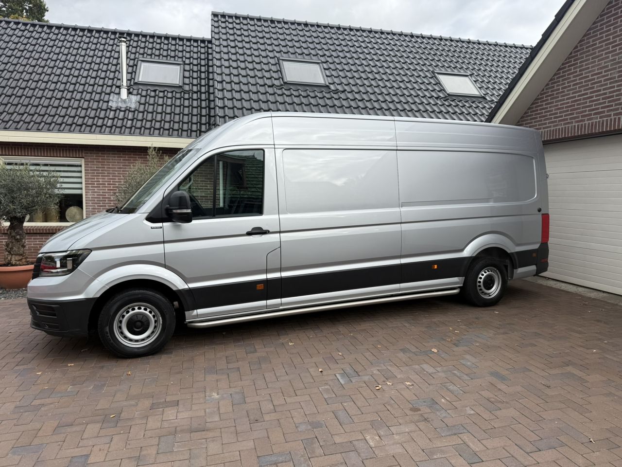 Zeer nette Volkswagen crafter maxi L4 H3 trekhaak 3000kg.