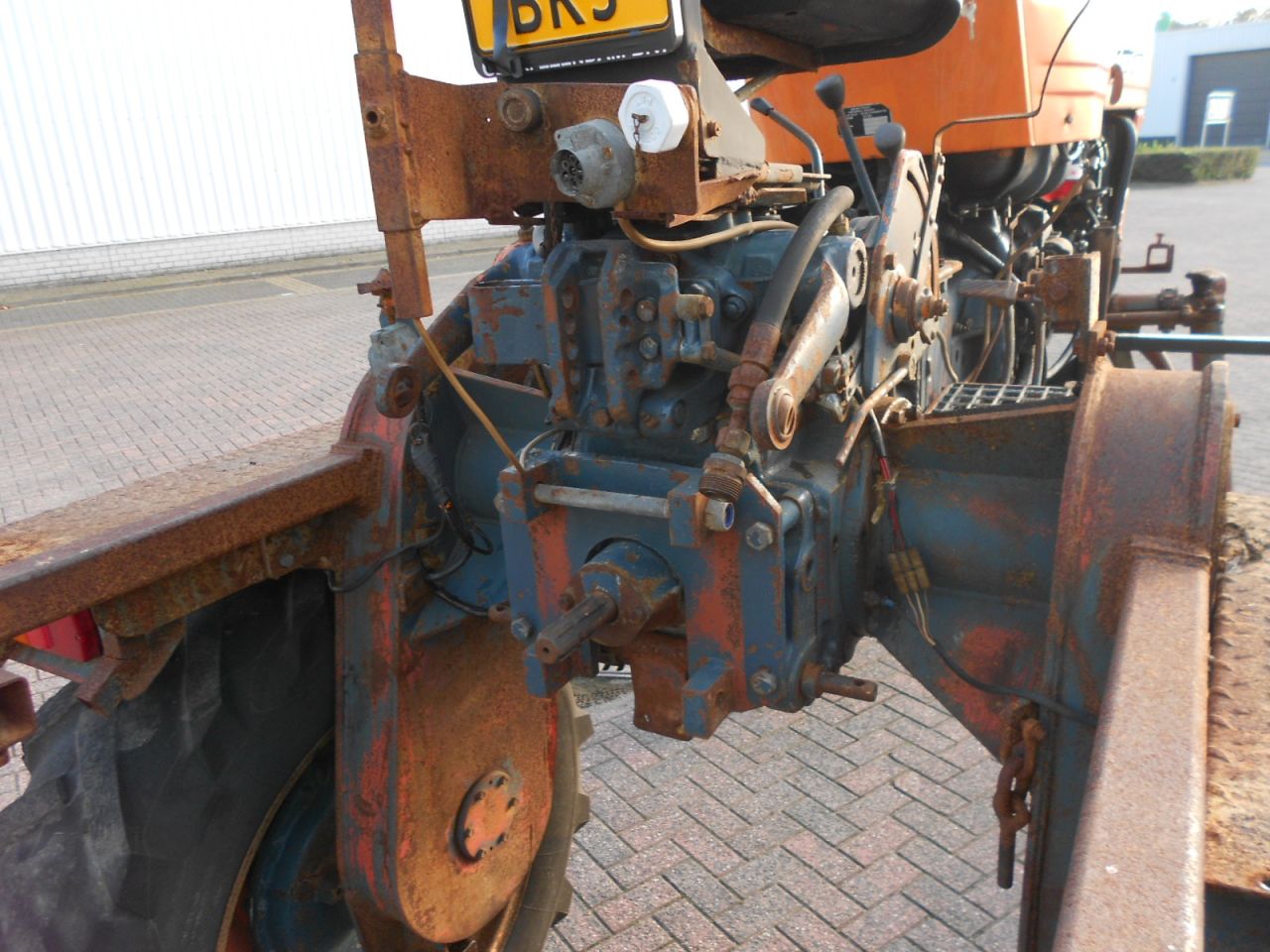 Universal 640 portaaltractor