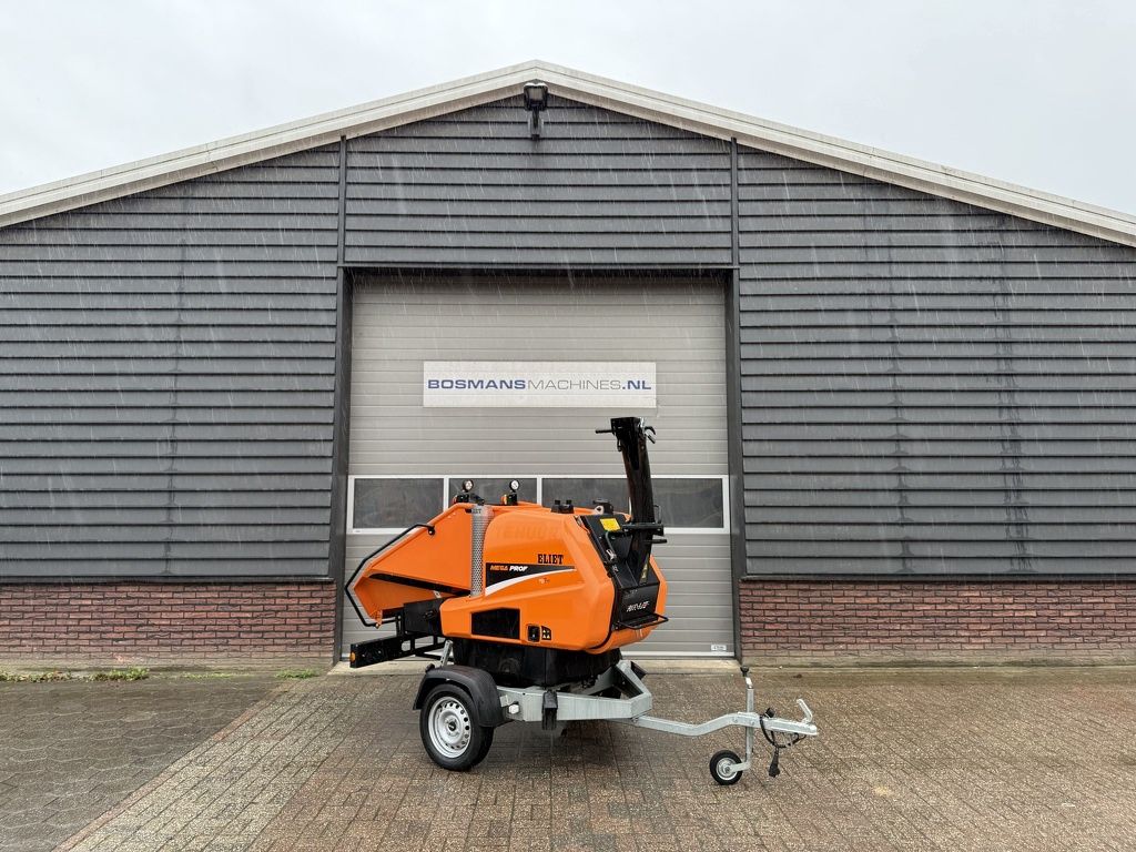 TE HUUR Eliet mega prof onroad mobiele versnipperaar / houthakselaar 80 km/u