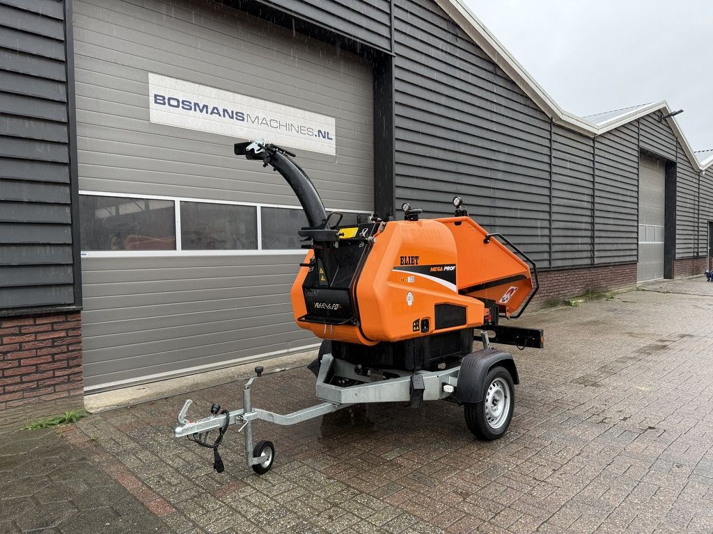 TE HUUR Eliet mega prof onroad mobiele versnipperaar / houthakselaar 80 km/u
