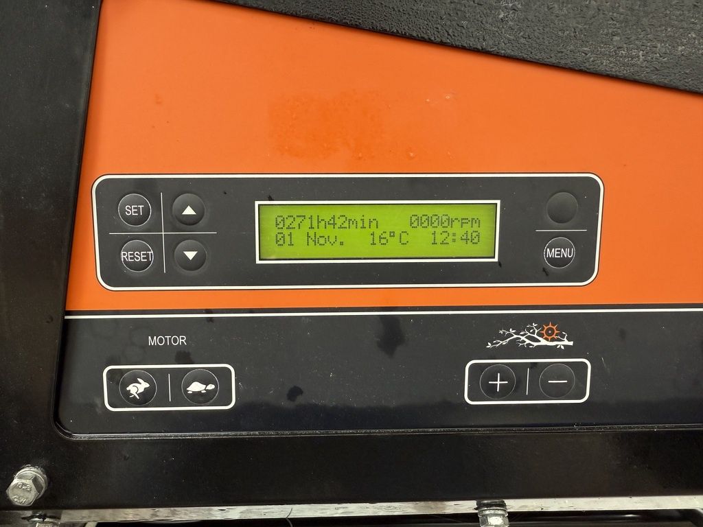 TE HUUR Eliet mega prof onroad mobiele versnipperaar / houthakselaar 80 km/u