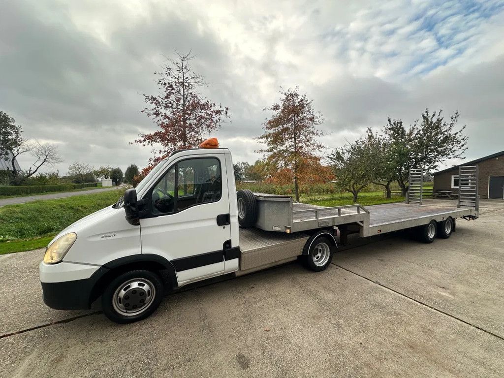 Iveco Daily 35C17 BE TREKKER 12T COMBI MET VELDHUIZEN SDO TRAILER 2008 / EURO 5 / 3 PERS.