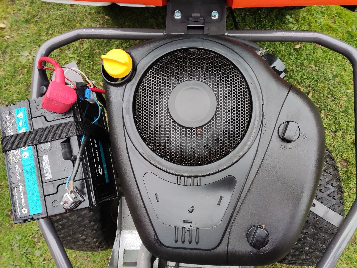 HUSQVARNA zitmaaier (type R216, B&S, 103 cm, veegbezem)