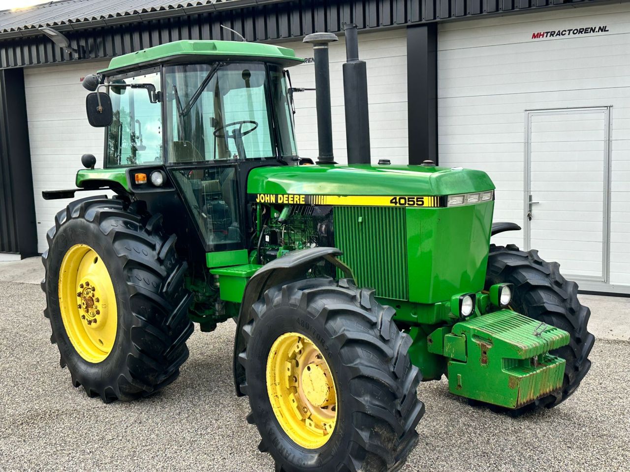 TE KOOP: zeer nette JOHN DEERE 4055