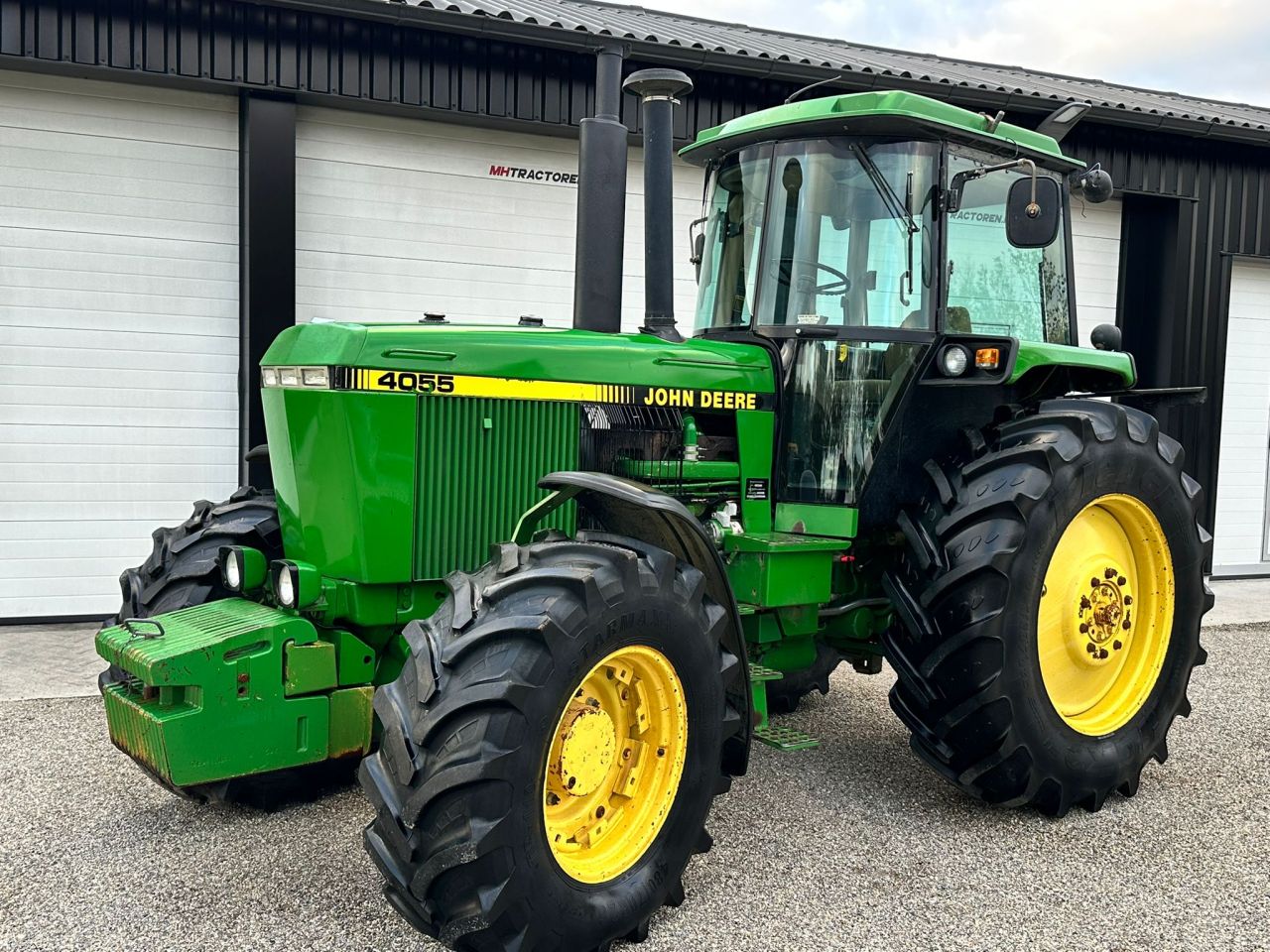 TE KOOP: zeer nette JOHN DEERE 4055