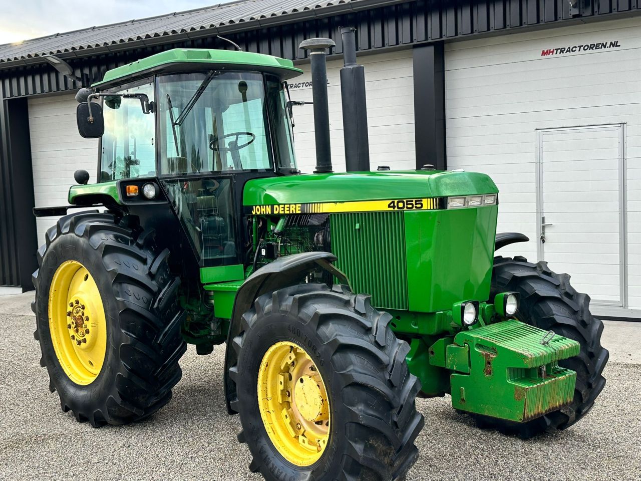 TE KOOP: zeer nette JOHN DEERE 4055