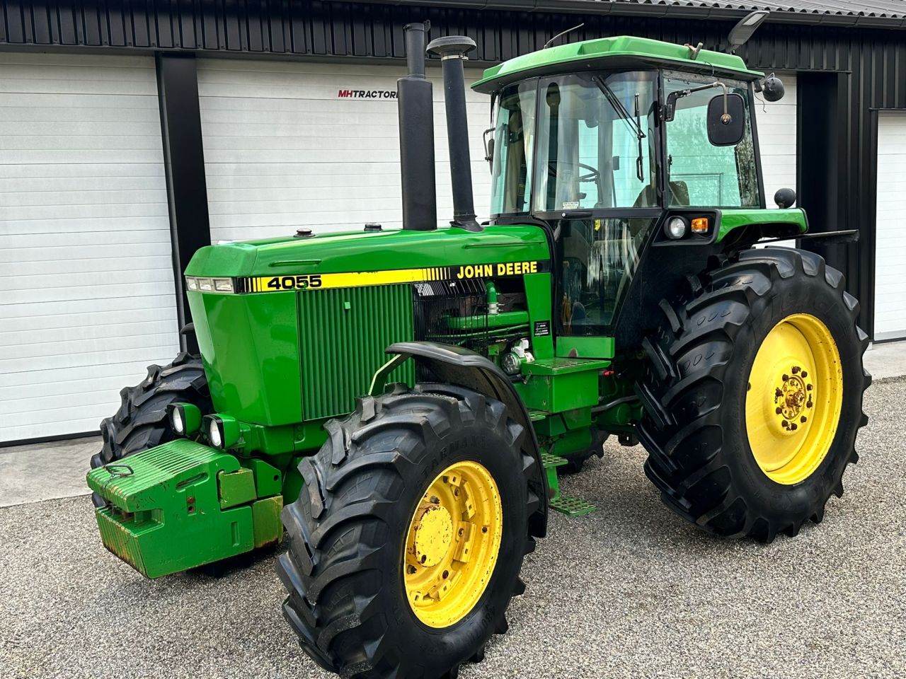 TE KOOP: zeer nette JOHN DEERE 4055