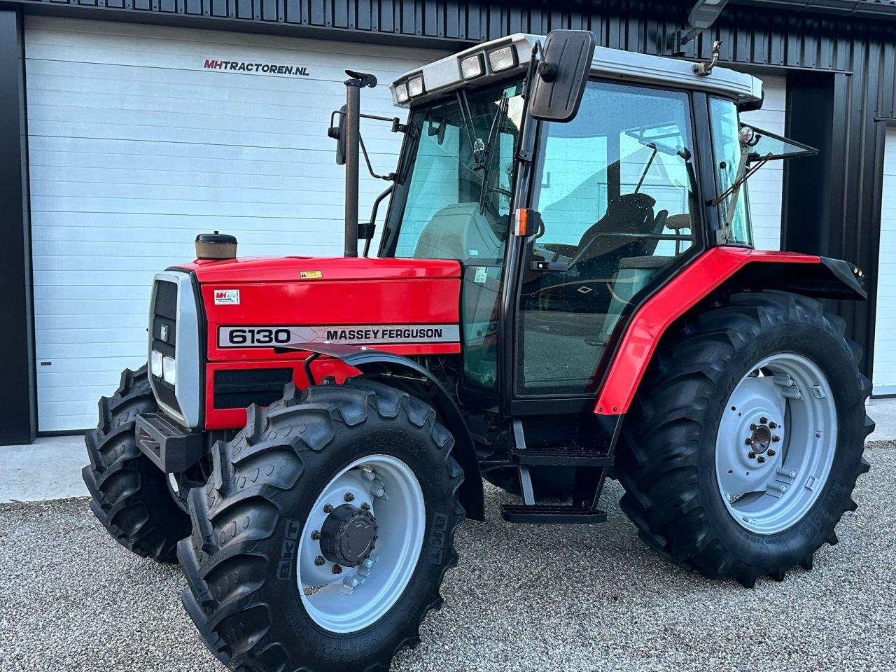 TE KOOP: zeer nette MASSEY FERGUSON 6130
