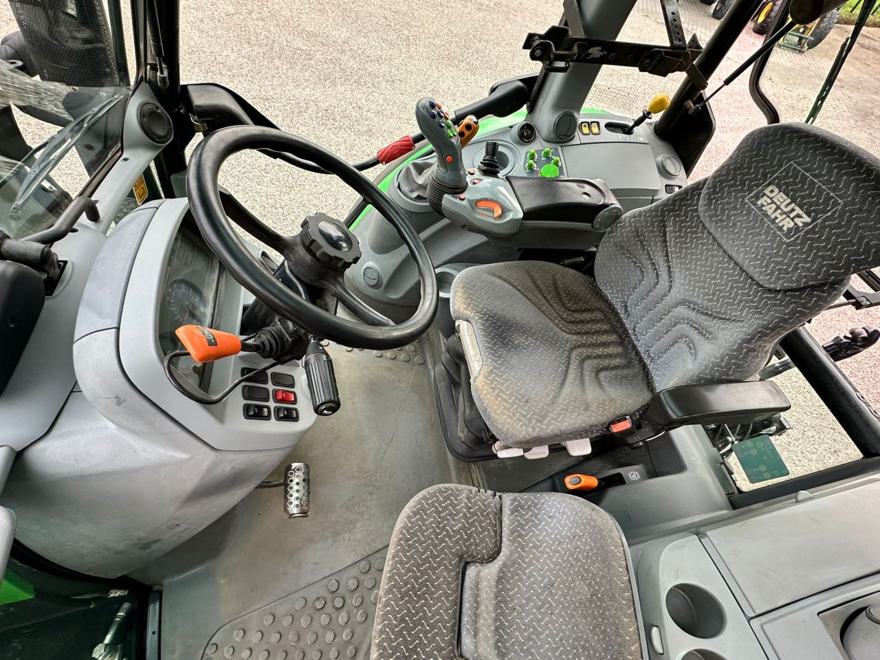 TE KOOP: zeer nette DEUTZ AGROTRON 430 profi-line